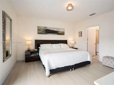 4534 NW 83rd Avenue Doral FL 33166