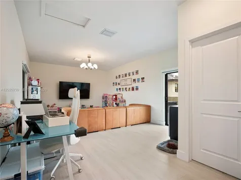 4534 NW 83rd Avenue Doral FL 33166