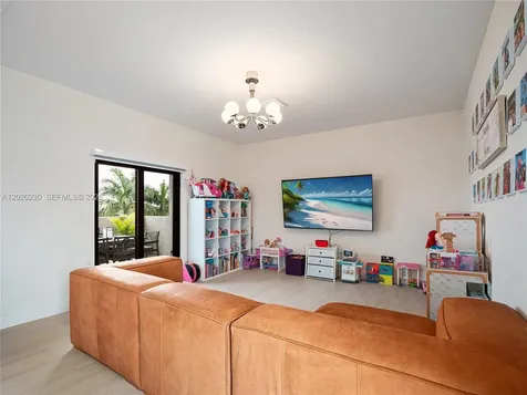 4534 NW 83rd Avenue Doral FL 33166
