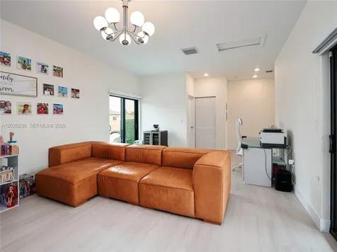 4534 NW 83rd Avenue Doral FL 33166