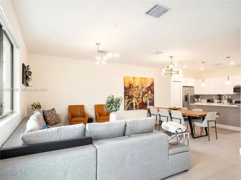 4534 NW 83rd Avenue Doral FL 33166