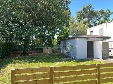 740 NW 31st Street Miami FL 33127