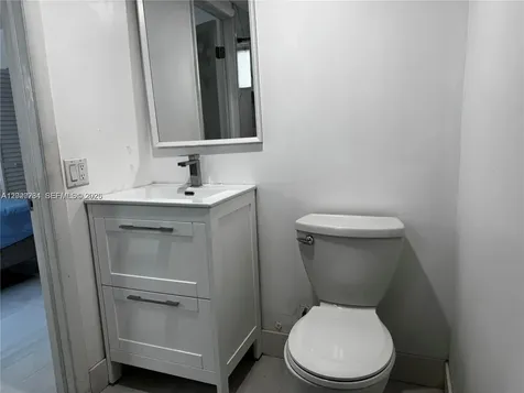 5420 W 21st Court Hialeah FL 33016