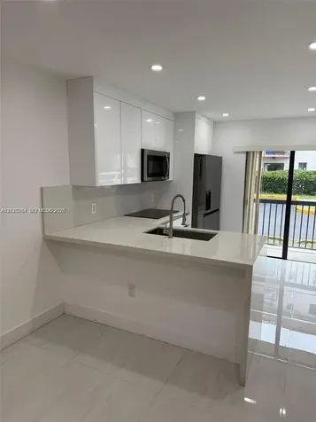 5420 W 21st Court Hialeah FL 33016