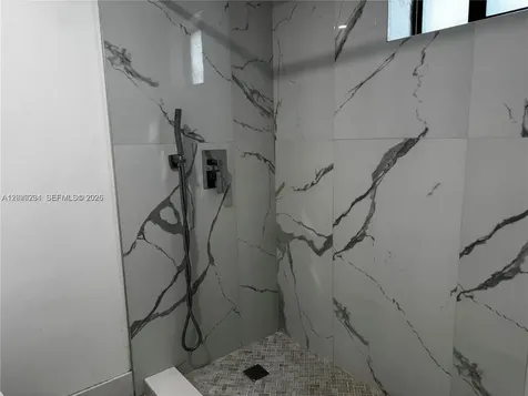 5420 W 21st Court Hialeah FL 33016