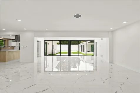 112 E 1st Court Miami Beach FL 33139