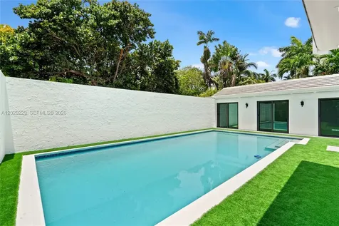112 E 1st Court Miami Beach FL 33139