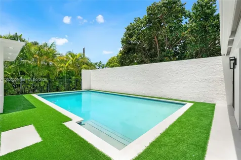 112 E 1st Court Miami Beach FL 33139
