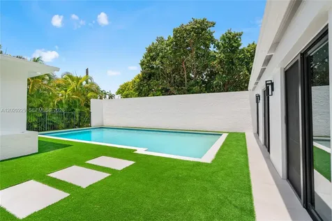 112 E 1st Court Miami Beach FL 33139