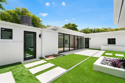 112 E 1st Court Miami Beach FL 33139
