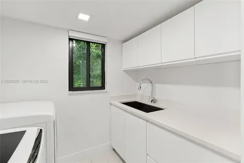 112 E 1st Court Miami Beach FL 33139