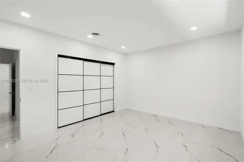 112 E 1st Court Miami Beach FL 33139
