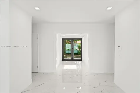 112 E 1st Court Miami Beach FL 33139