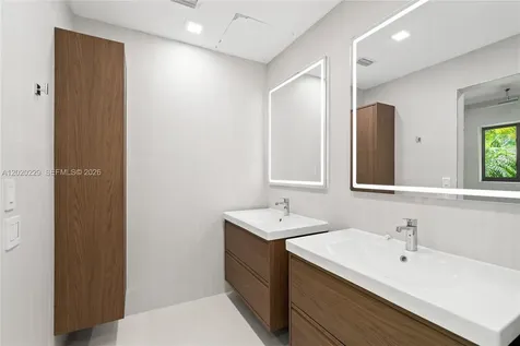 112 E 1st Court Miami Beach FL 33139
