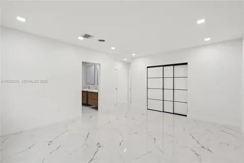 112 E 1st Court Miami Beach FL 33139