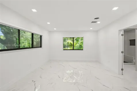 112 E 1st Court Miami Beach FL 33139
