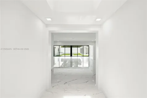 112 E 1st Court Miami Beach FL 33139