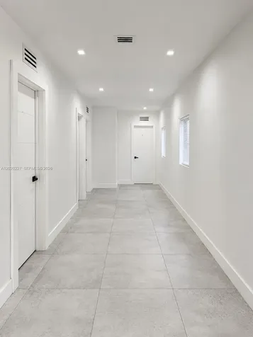 1733 NW 16th Street Miami FL 33125