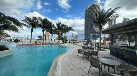 601 NE 1st Avenue Miami FL 33132