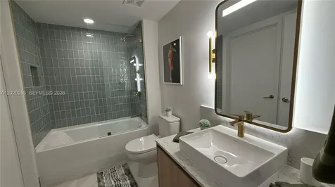601 NE 1st Avenue Miami FL 33132