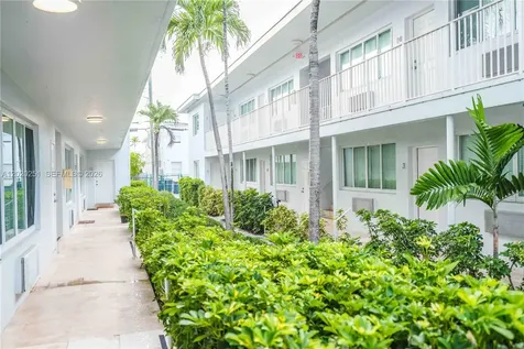 7325 Carlyle Avenue Miami Beach FL 33141