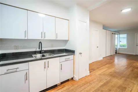 7325 Carlyle Avenue Miami Beach FL 33141