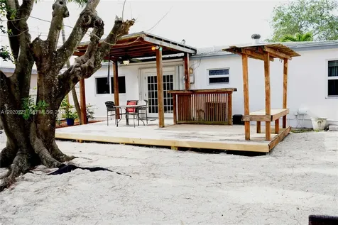 200 NW 51st Court Oakland Park FL 33309
