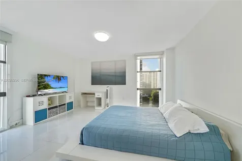 3625 N Country Club Drive Aventura FL 33180