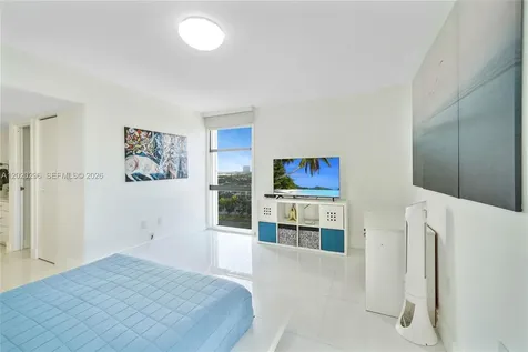 3625 N Country Club Drive Aventura FL 33180