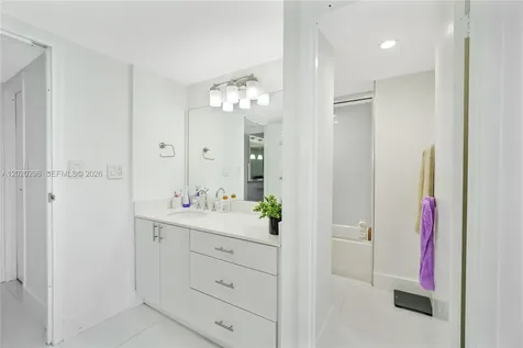 3625 N Country Club Drive Aventura FL 33180