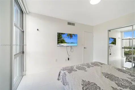 3625 N Country Club Drive Aventura FL 33180