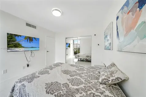 3625 N Country Club Drive Aventura FL 33180