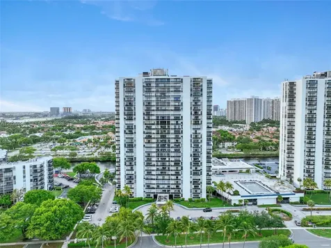 3625 N Country Club Drive Aventura FL 33180