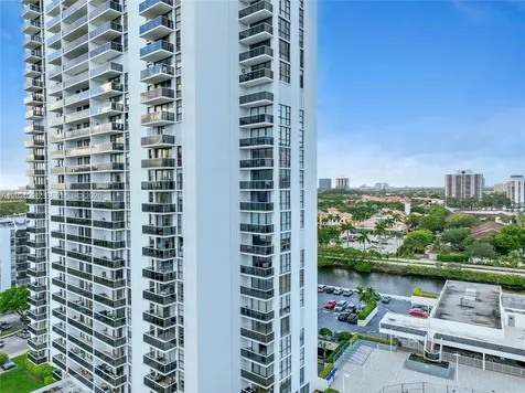 3625 N Country Club Drive Aventura FL 33180