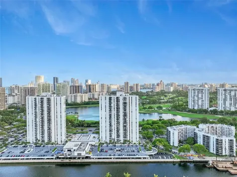 3625 N Country Club Drive Aventura FL 33180