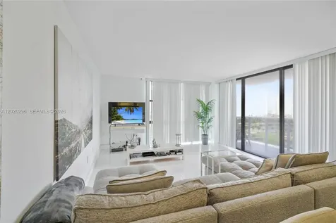 3625 N Country Club Drive Aventura FL 33180