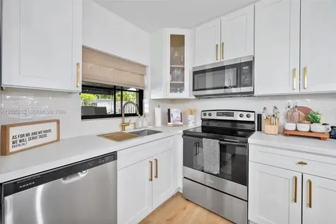 4208 Monroe Street Hollywood FL 33021