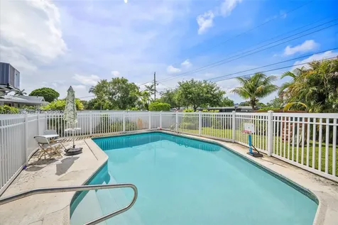 4208 Monroe Street Hollywood FL 33021