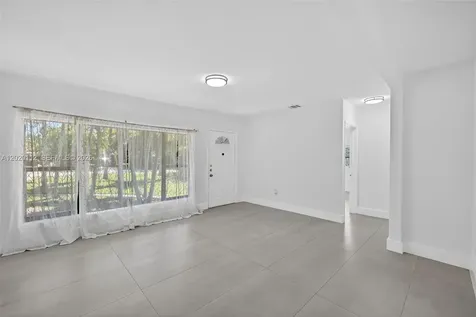 17150 NE 18th Avenue North Miami Beach FL 33162