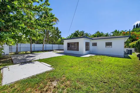 17150 NE 18th Avenue North Miami Beach FL 33162