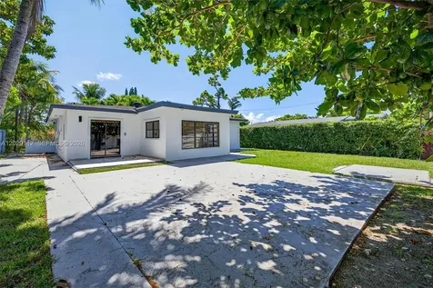 17150 NE 18th Avenue North Miami Beach FL 33162