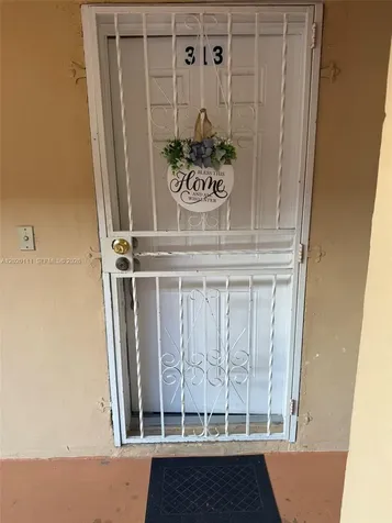 6780 W 2nd Court Hialeah FL 33012