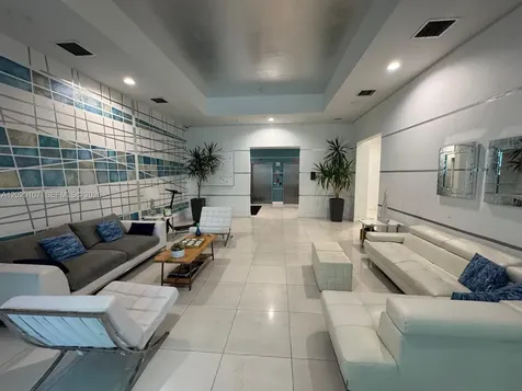 1723 SW 2nd Avenue Miami FL 33129