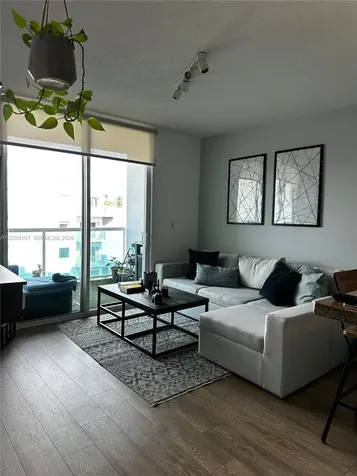 1723 SW 2nd Avenue Miami FL 33129