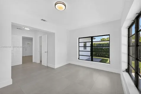 North Miami Beach FL 33162