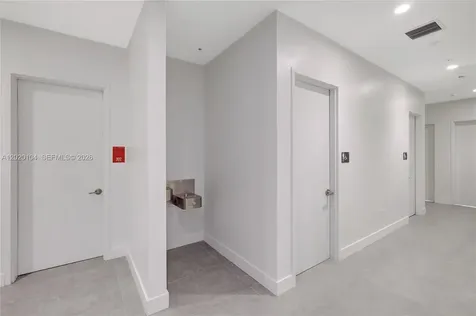 21290 Biscayne Aventura FL 33180
