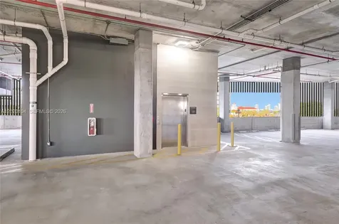 21290 Biscayne Aventura FL 33180