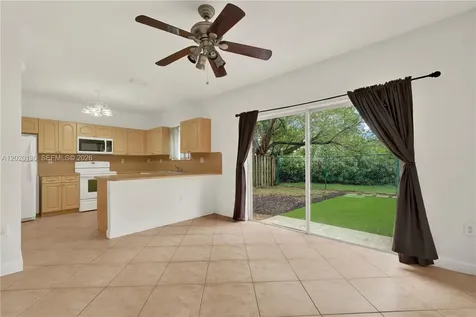 8566 SW 214th Way Cutler Bay FL 33189