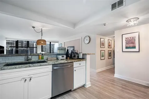 1925 Brickell Avenue Miami FL 33129