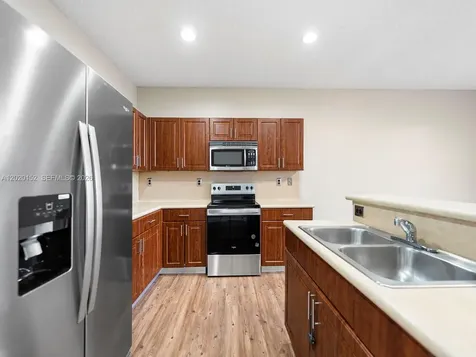 1049 NE 42nd Place Homestead FL 33033